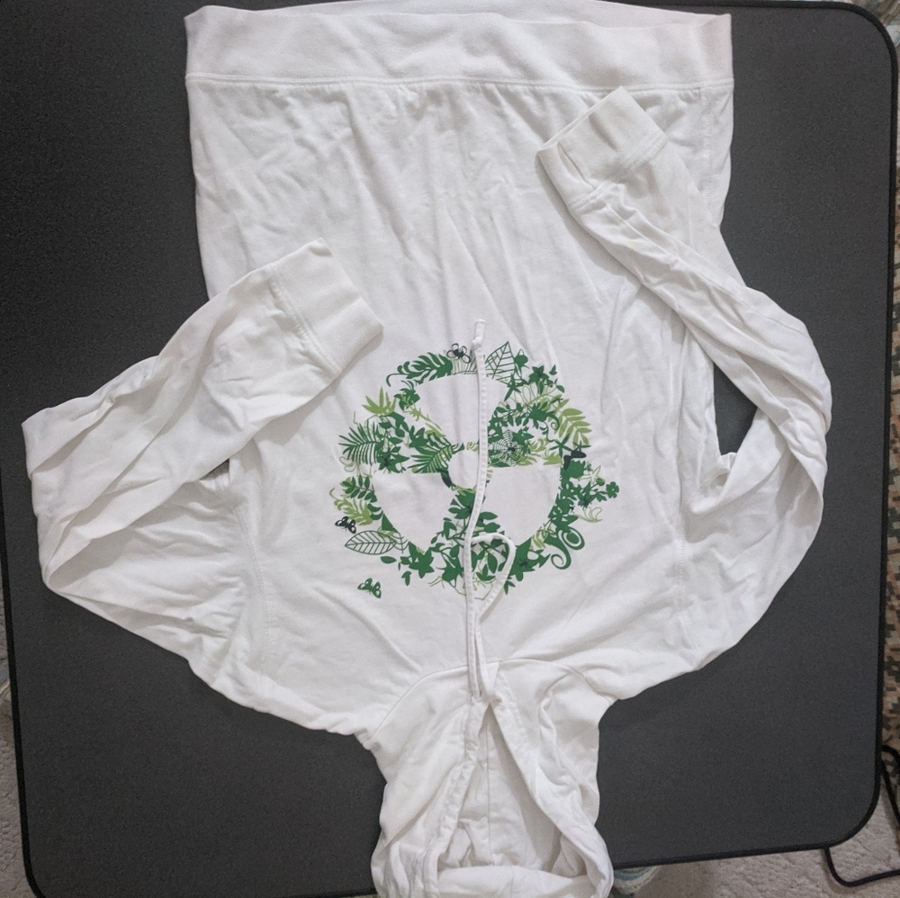 White hoodie toxic logo in green leaf pattern